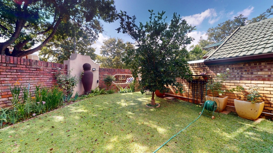 5 Bedroom Property for Sale in Mooivallei Park North West
